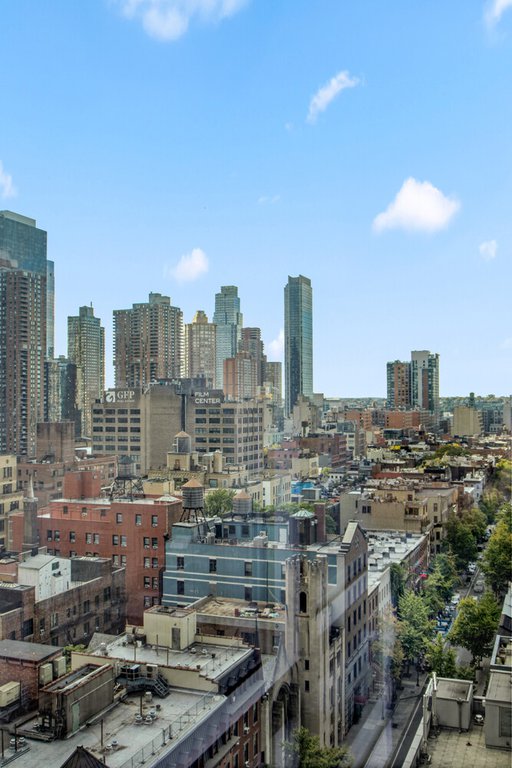 247 West 46th Street, Unit 1403 photo 3