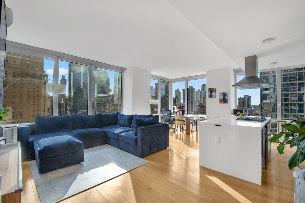 247 West 46th Street, Unit 1403 photo 5