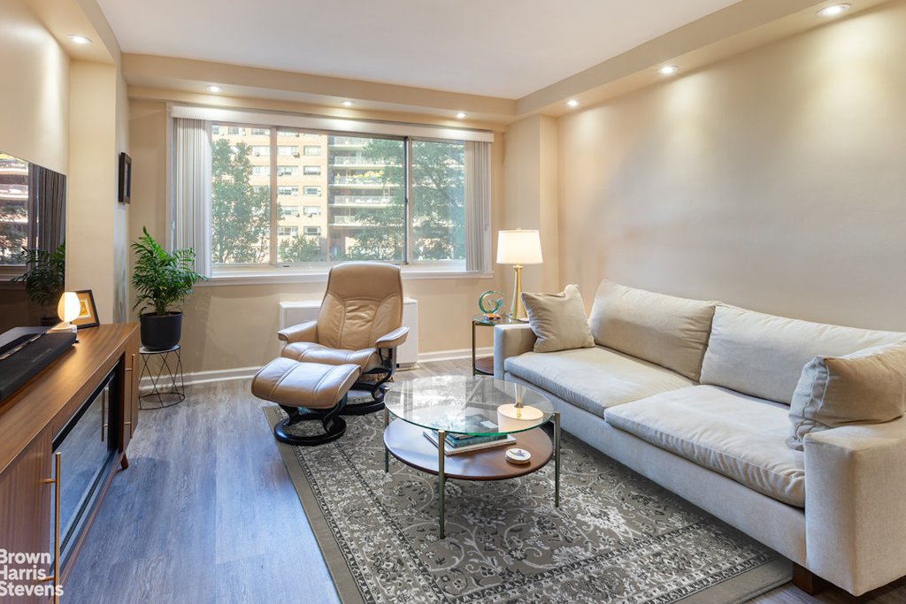 2621 Palisade avenue, Unit 2G photo 2