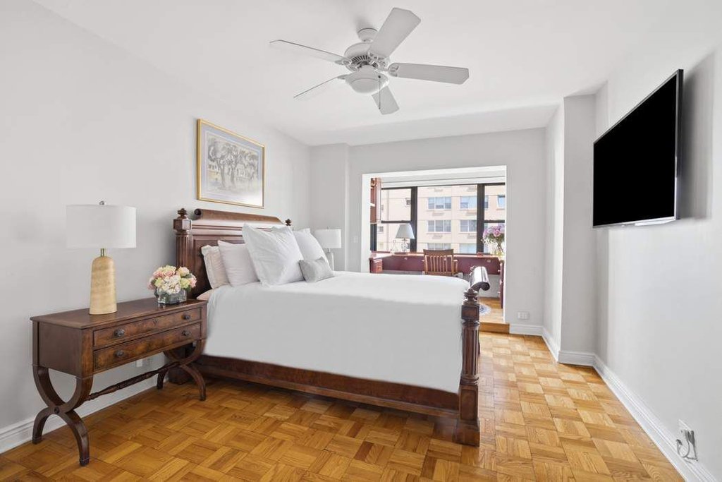 20 Sutton Place South, Unit 7B photo 6