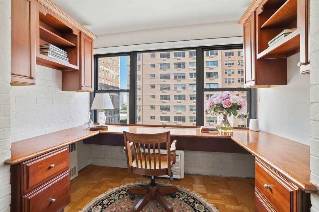 20 Sutton Place South, Unit 7B photo 7