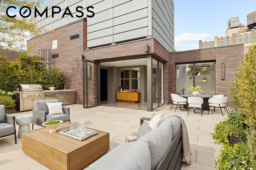443 Greenwich Street, Unit PHD photo 2