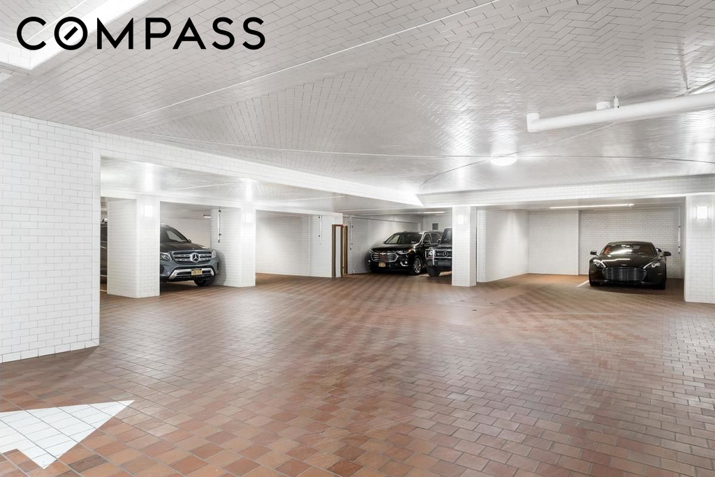 443 Greenwich Street, Unit PHD photo 29