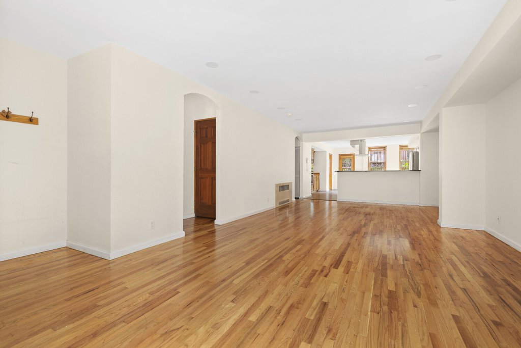 14 West 121st Street – For Sale photo 4