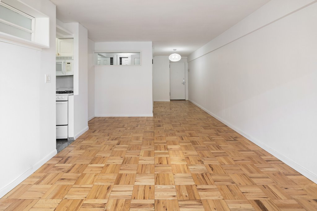 425 East 63rd Street, Unit W11B photo 2