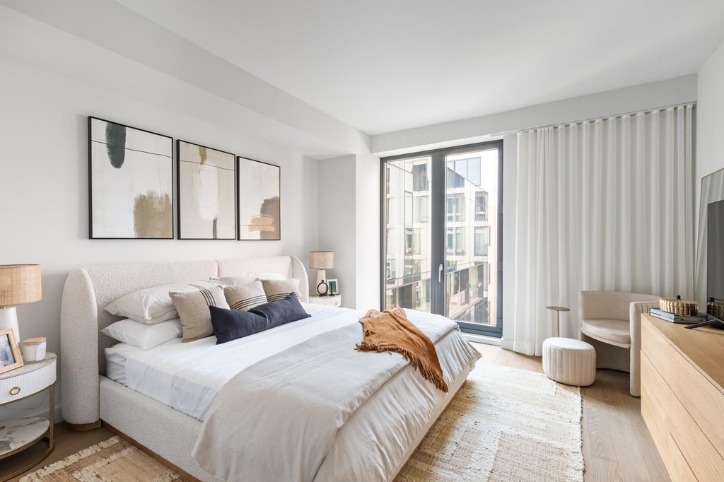 500 West 45th Street, Unit 610 photo 5
