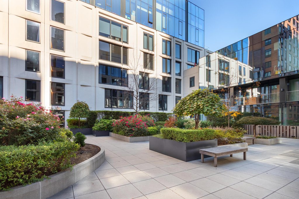 500 West 45th Street, Unit 610 photo 6