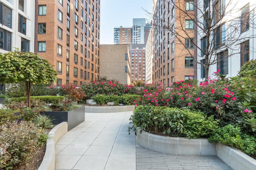 500 West 45th Street, Unit 610 photo 15
