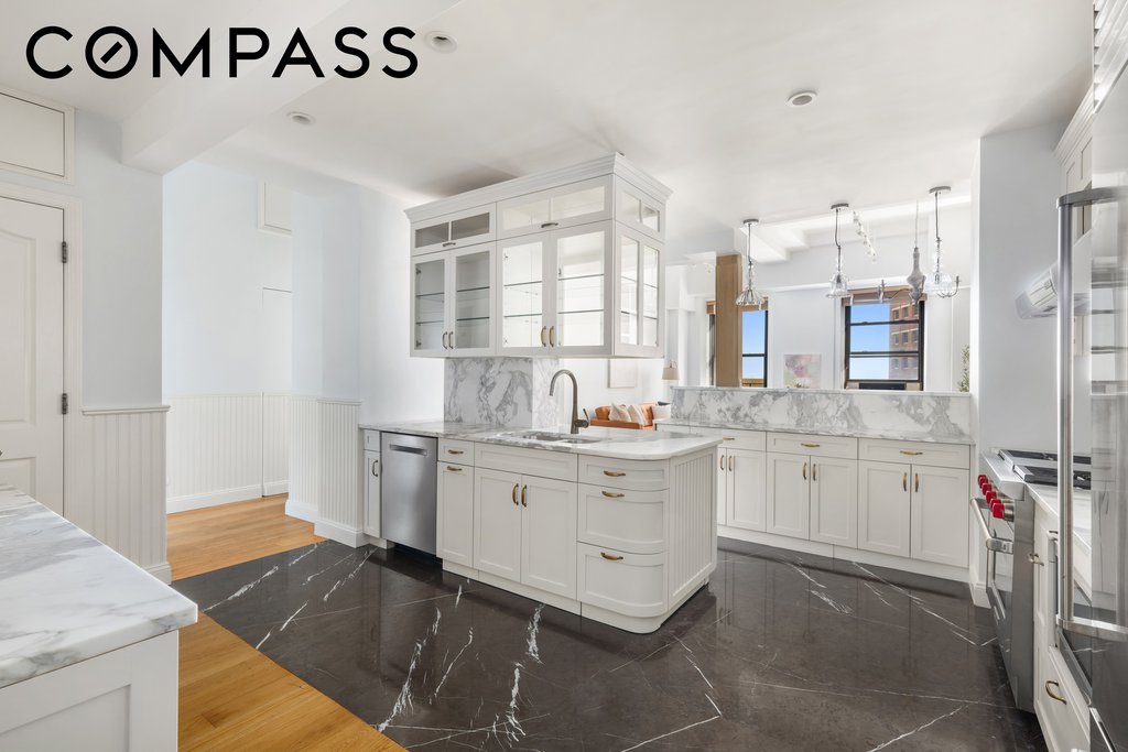3 Hanover Square, Unit 18HJ photo 4