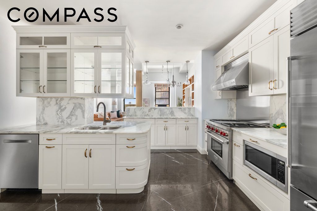 3 Hanover Square, Unit 18HJ photo 5