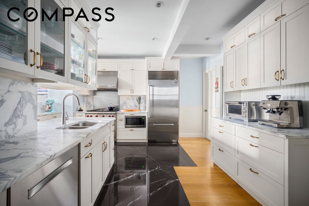 3 Hanover Square, Unit 18HJ photo 6