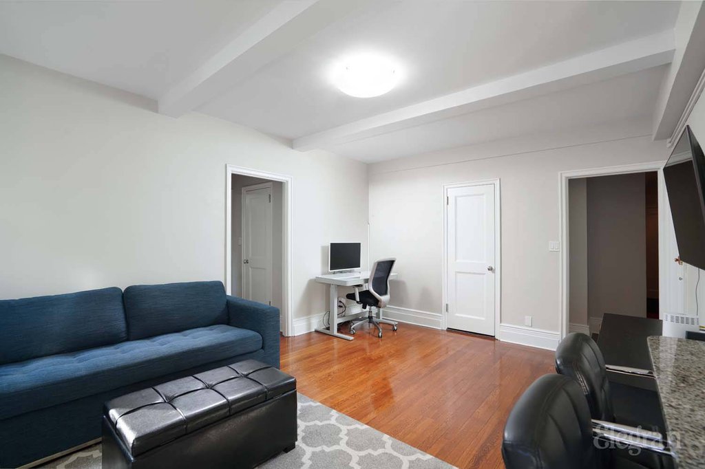 325 West 45th Street, Unit 701 photo 3