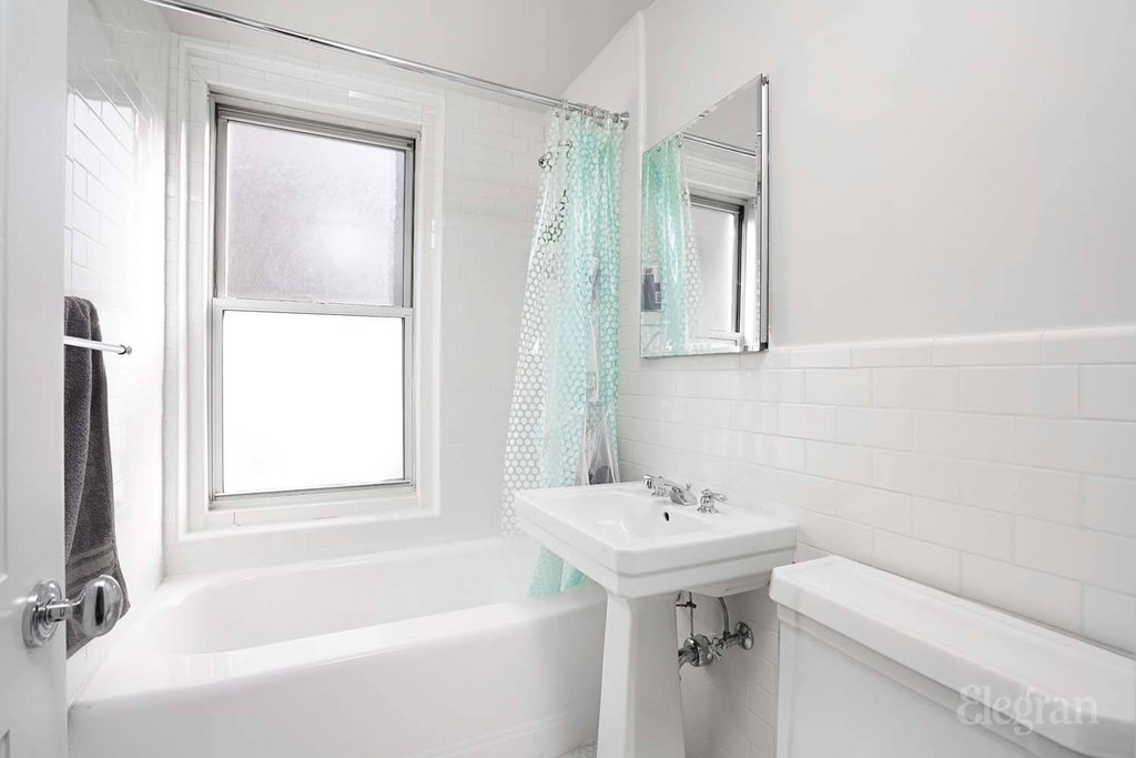 325 West 45th Street, Unit 701 photo 6