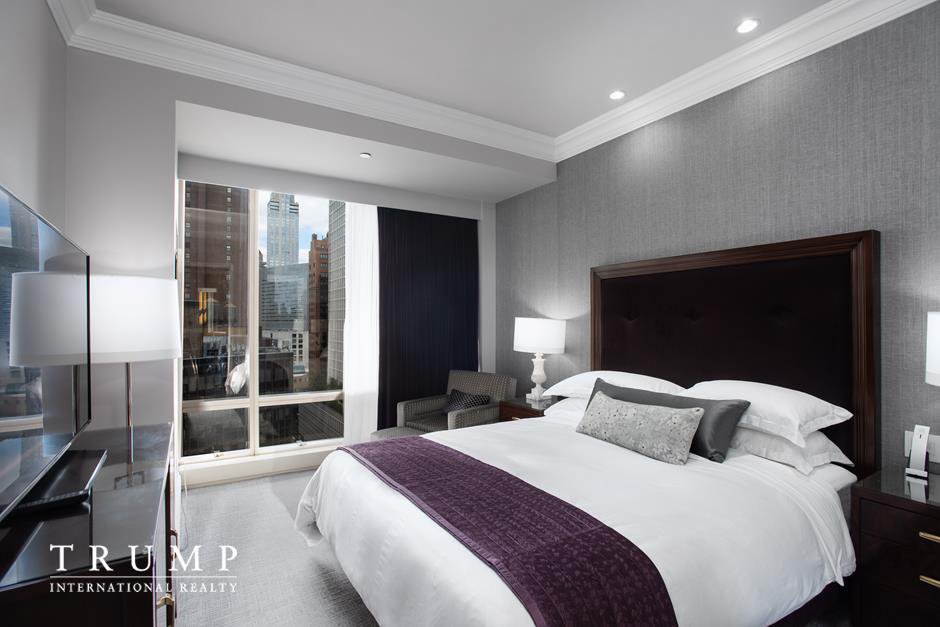 1 Central Park West, Unit 1020 photo 3