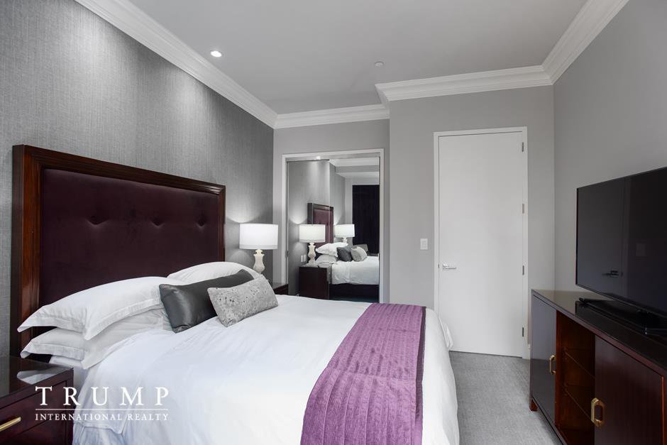 1 Central Park West, Unit 1020 photo 4