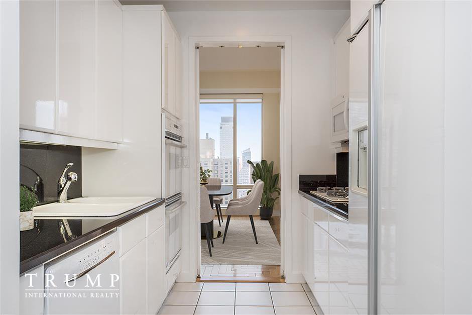 1 Central Park West, Unit 32F photo 4