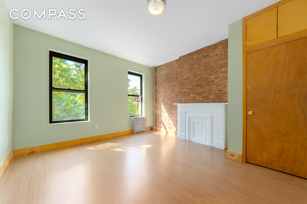 433 Dekalb Avenue