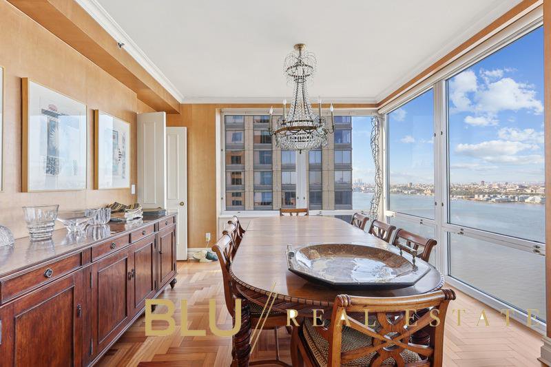 220 Riverside Boulevard, Unit 39D photo 12