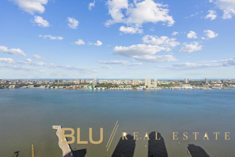 220 Riverside Boulevard, Unit 39D photo 13