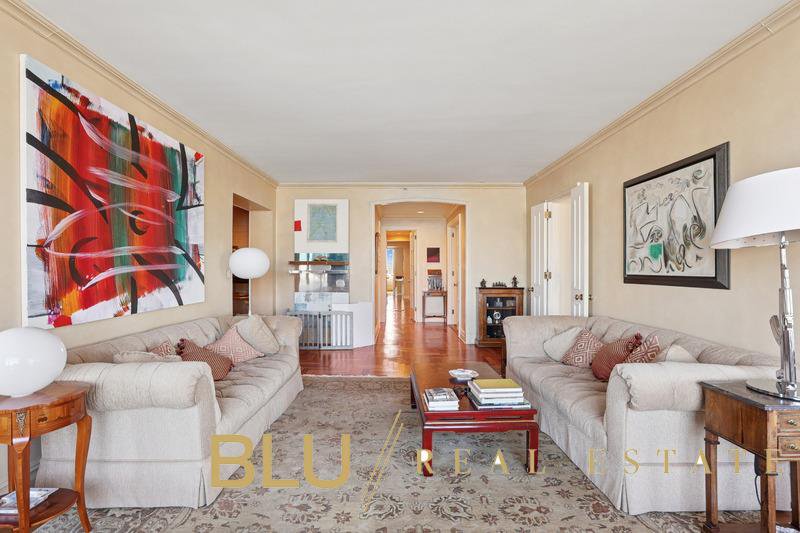 220 Riverside Boulevard, Unit 39D photo 15