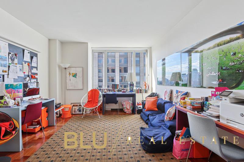 220 Riverside Boulevard, Unit 39D photo 16