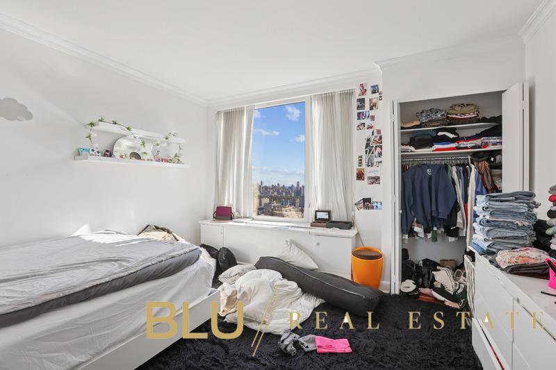 220 Riverside Boulevard, Unit 39D photo 18