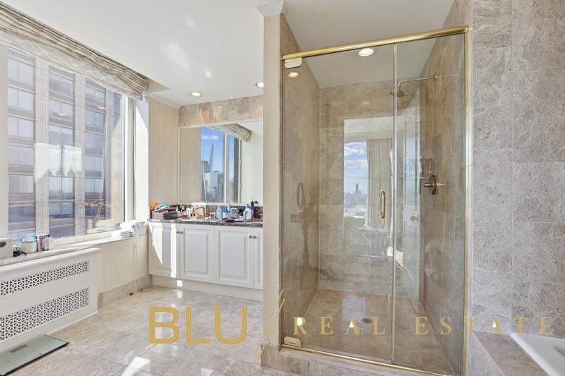 220 Riverside Boulevard, Unit 39D photo 19