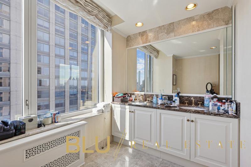 220 Riverside Boulevard, Unit 39D photo 20