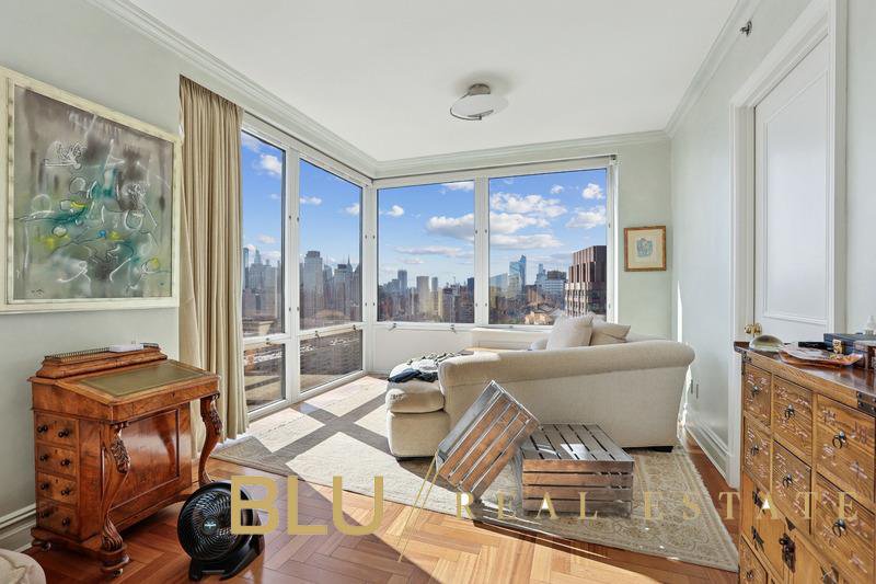 220 Riverside Boulevard, Unit 39D photo 22