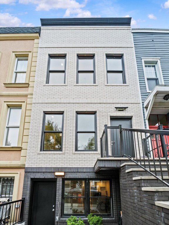 300 18th Street