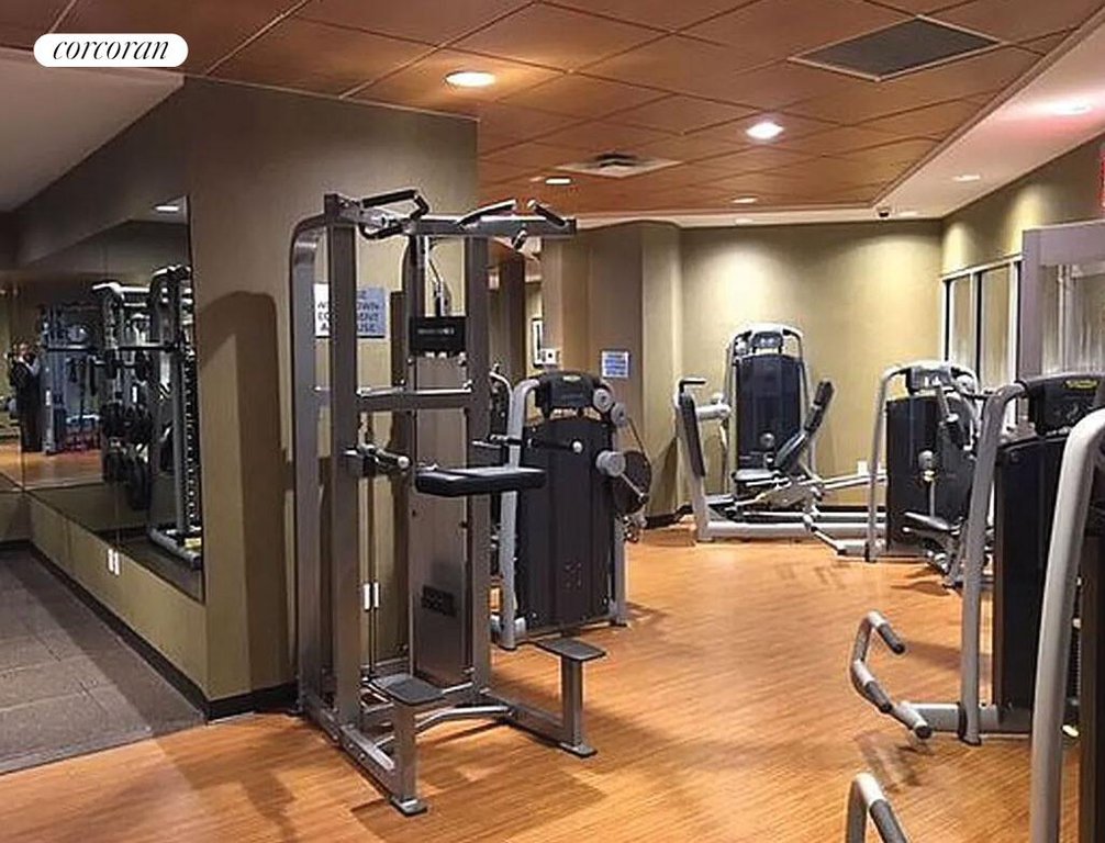 330 East 38th Street, Unit 50F photo 17