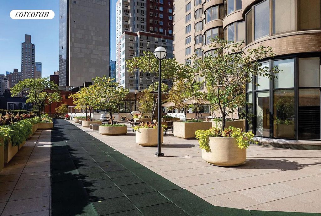 330 East 38th Street, Unit 50F photo 19