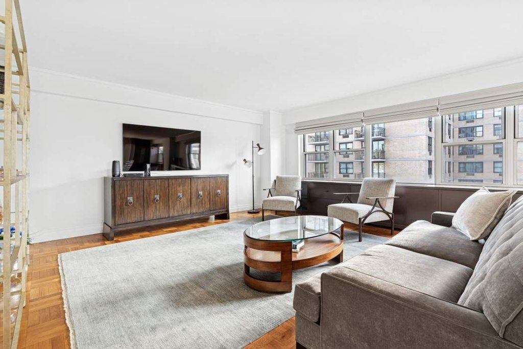301 East 75th Street, Unit 19B photo 4