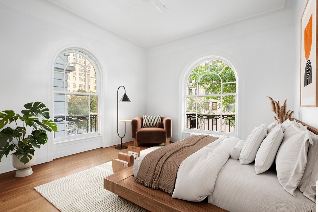 380 Riverside Drive, Unit 2D photo 3