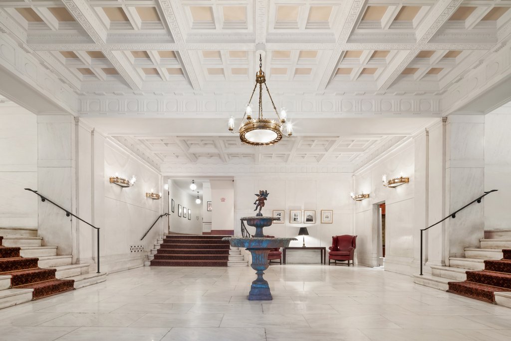 380 Riverside Drive, Unit 2D photo 6