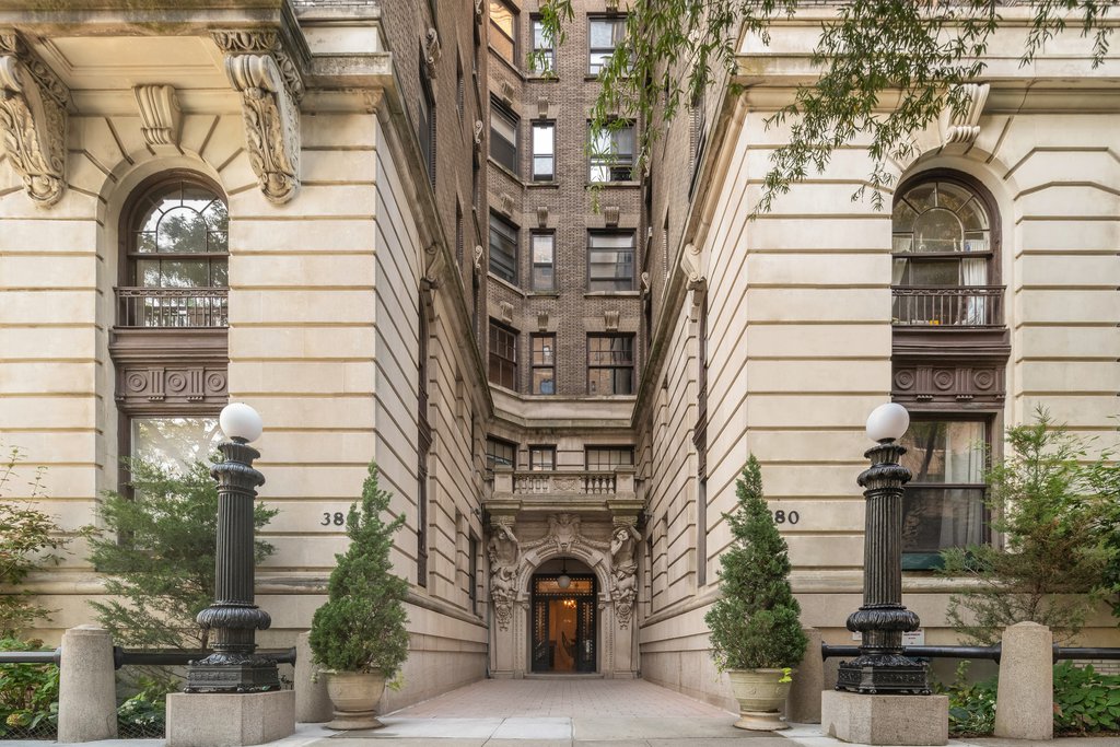 380 Riverside Drive, Unit 2D photo 7