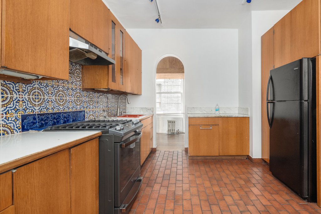 380 Riverside Drive, Unit 2D