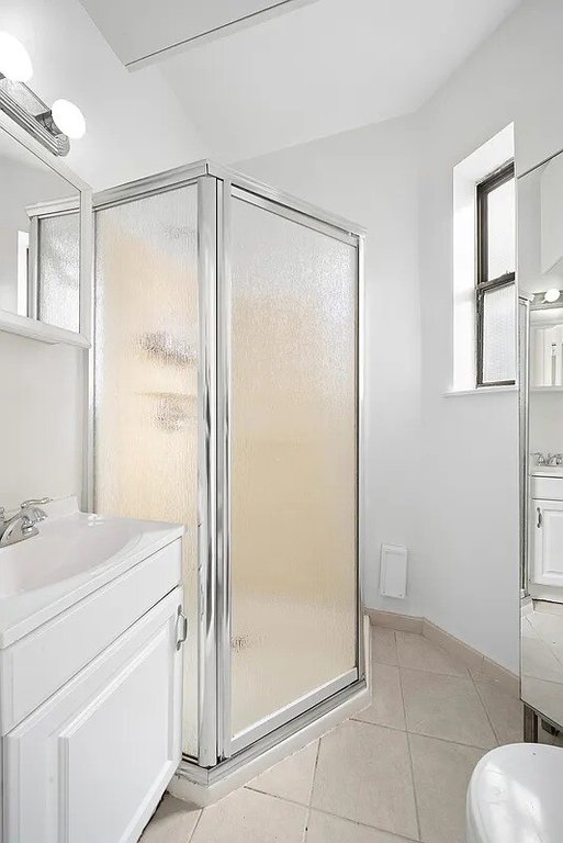 438 West 49th Street, Unit 5A photo 4