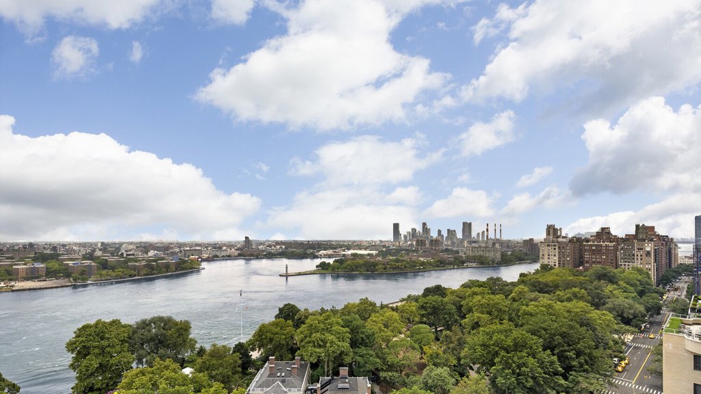 180 East End Avenue, Unit PHA