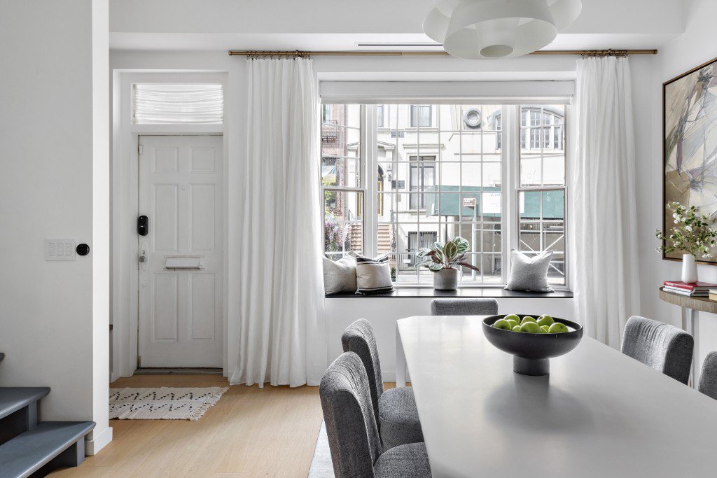 128 East 38th Street, Unit 1 photo 3