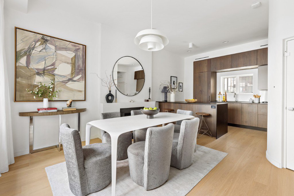128 East 38th Street, Unit 1 photo 4