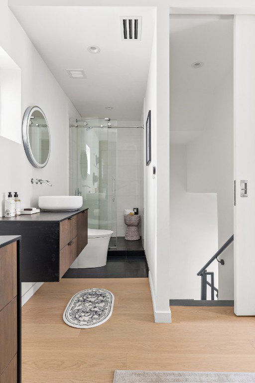 128 East 38th Street, Unit 1 photo 18