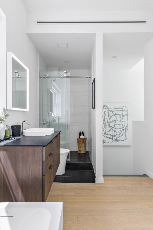 128 East 38th Street, Unit 1 photo 24