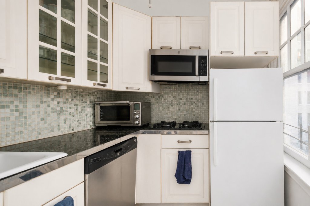 380 Riverside Drive, Unit 2CD photo 10