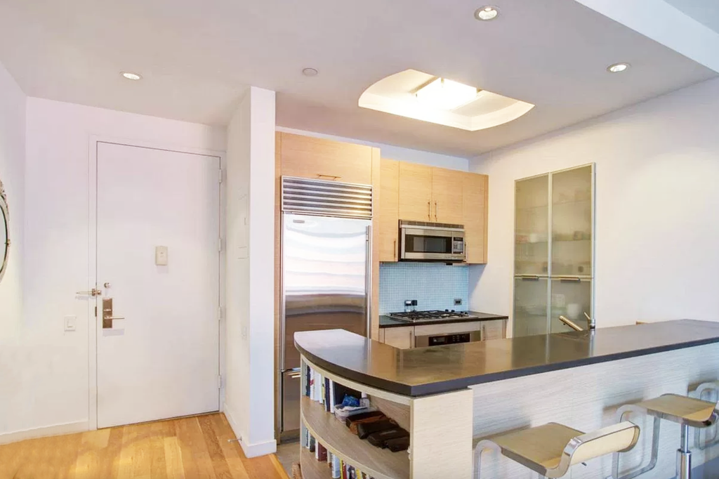325 Fifth Avenue, Unit 24F photo 3
