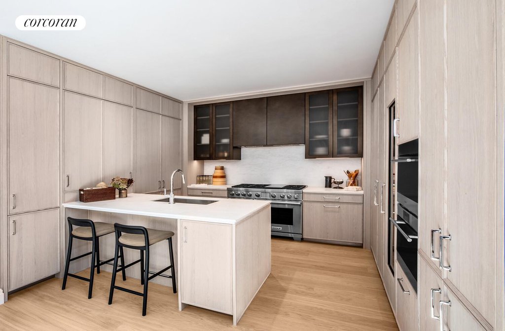 720 West End Avenue, Unit PH17C photo 2