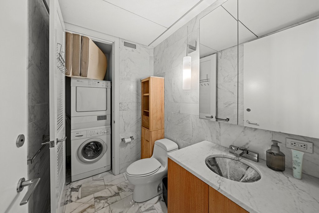 18 West 48th Street, Unit 22A photo 7