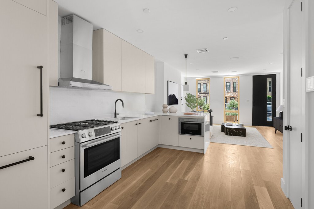 696 Chauncey Street, Unit 1R photo 3