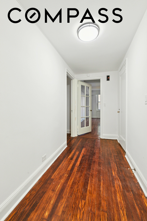 111 East 56th Street, Unit 1108 photo 4
