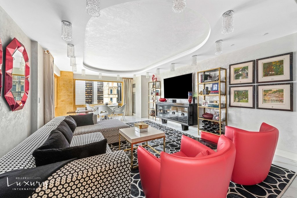 721 Fifth Avenue, Unit 32H photo 3